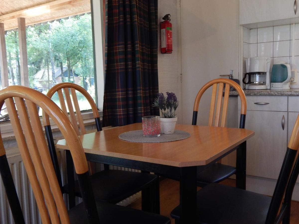Detached Bungalow With Lovely Covered Terrace In A Nature Rich Holiday Park Stramproy Exteriör bild